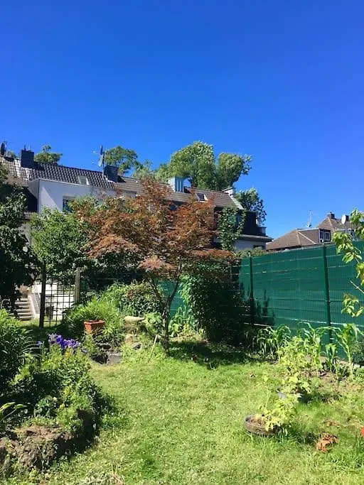 Near Messe And Airport, 2-Bedroom Duplex Apartment With Kitchen And Garden 杜塞尔多夫
