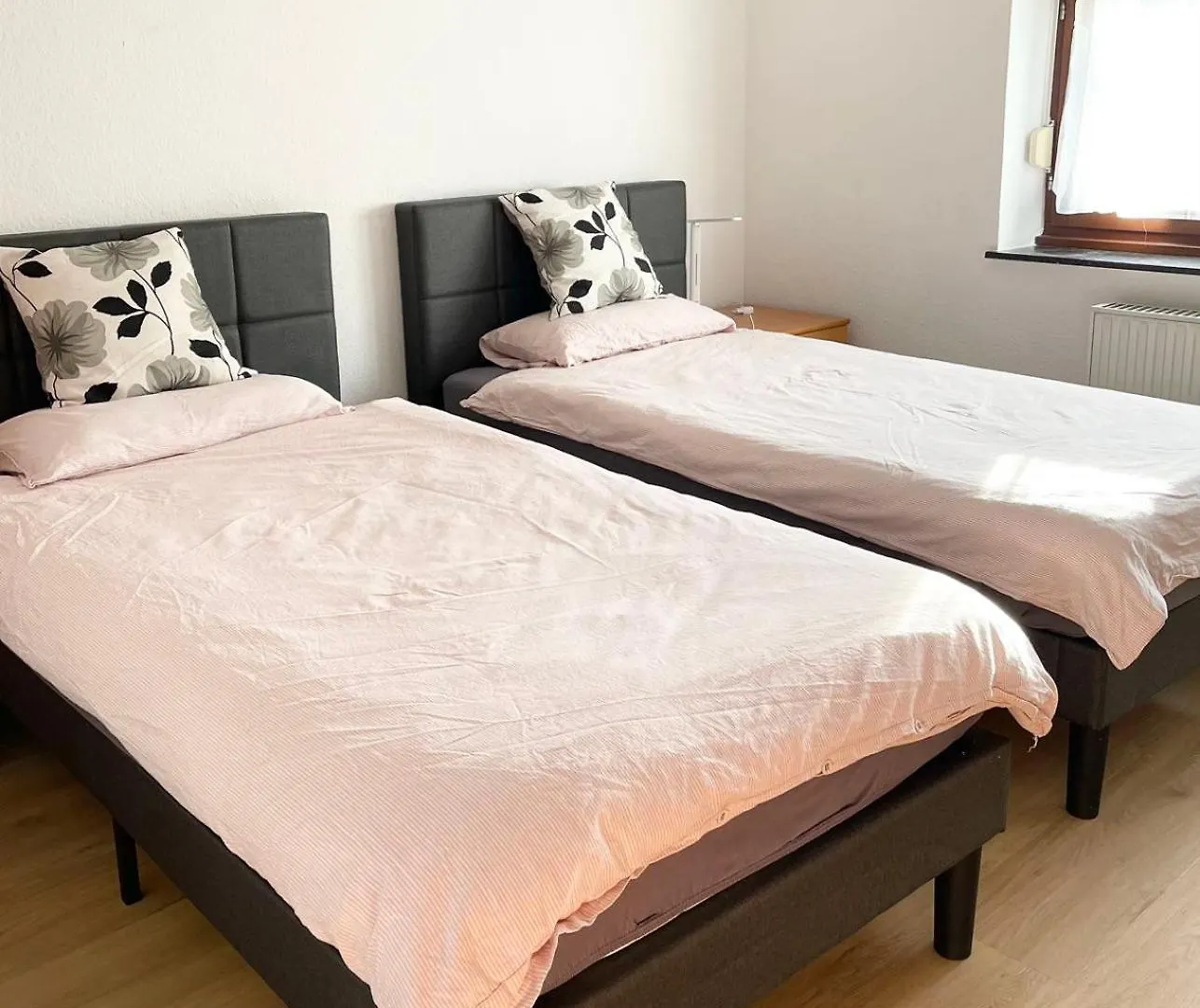 Near Messe And Airport, 2-Bedroom Duplex Apartment With Kitchen And Garden 杜塞尔多夫 德国